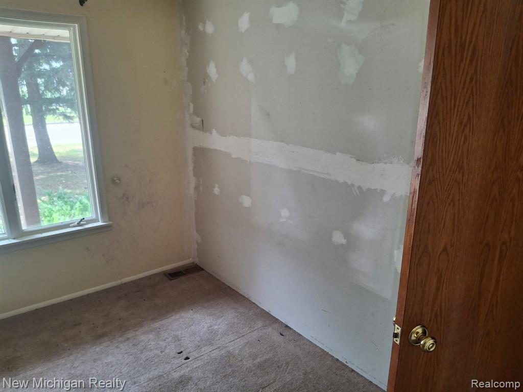 2433 Willow Street Property Photo 22