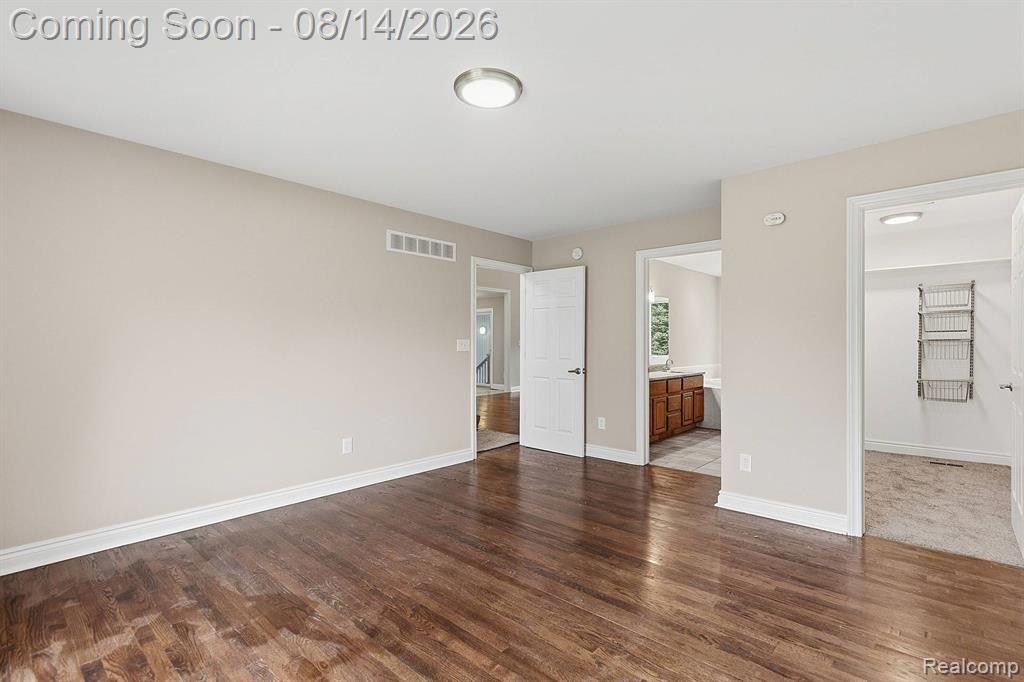 3326 Shorewood Avenue Property Photo 7