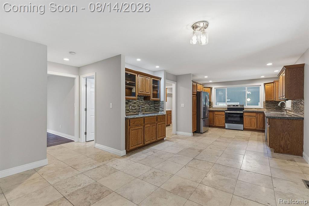 3326 Shorewood Avenue Property Photo 9