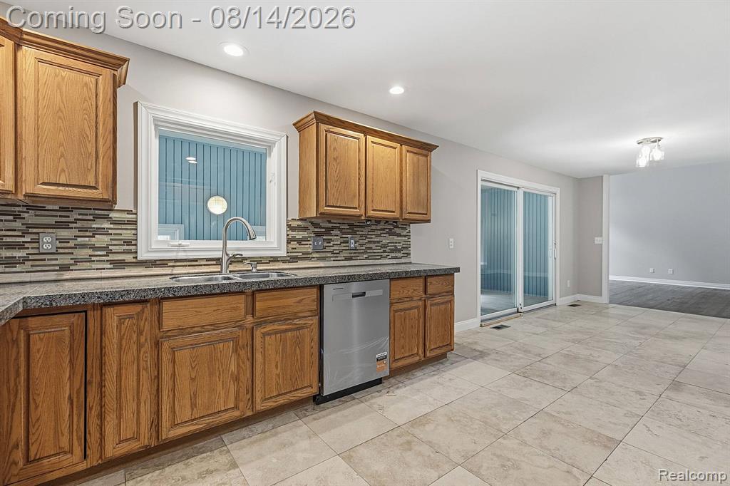 3326 Shorewood Avenue Property Photo 12