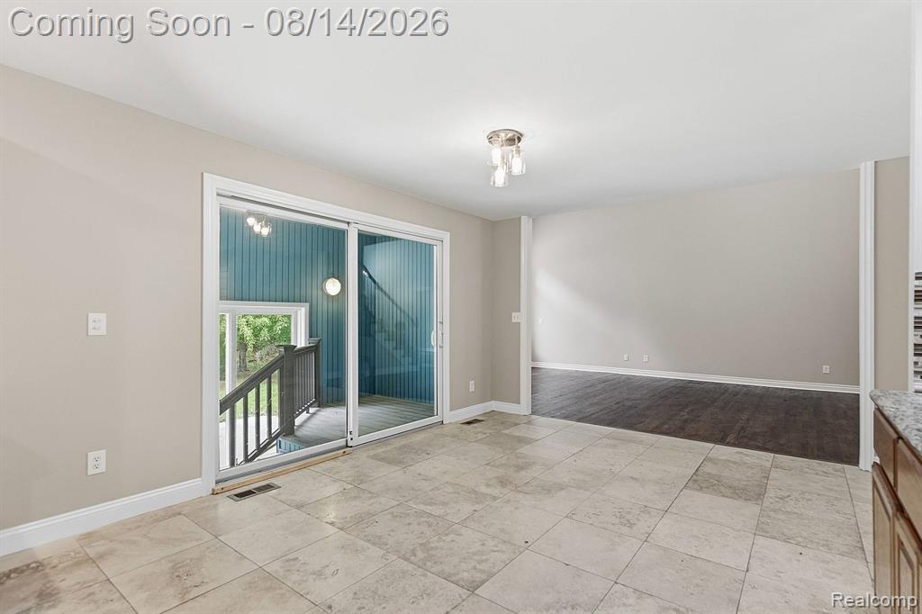 3326 Shorewood Avenue Property Photo 14