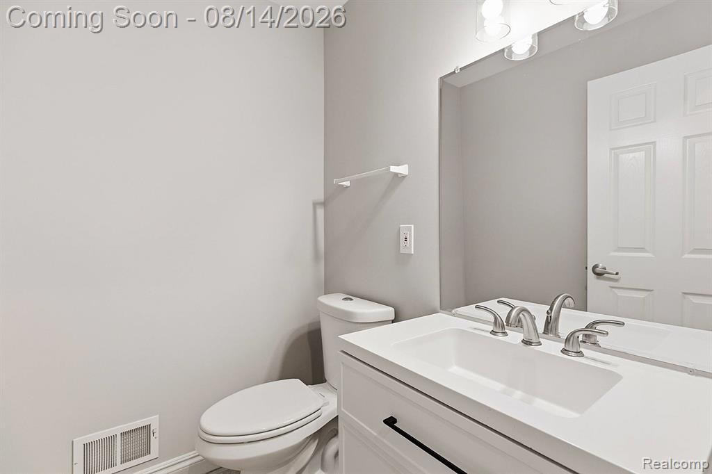3326 Shorewood Avenue Property Photo 15