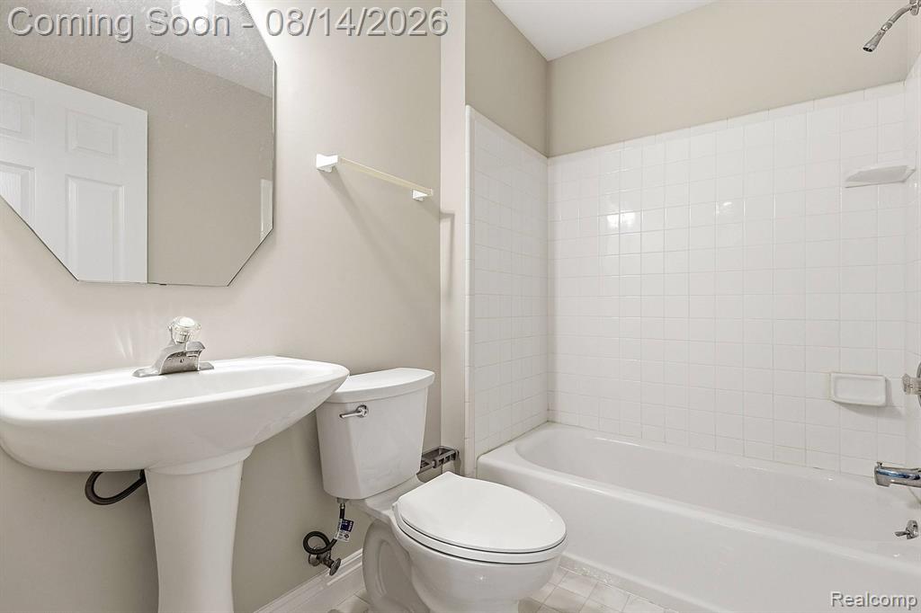3326 Shorewood Avenue Property Photo 20