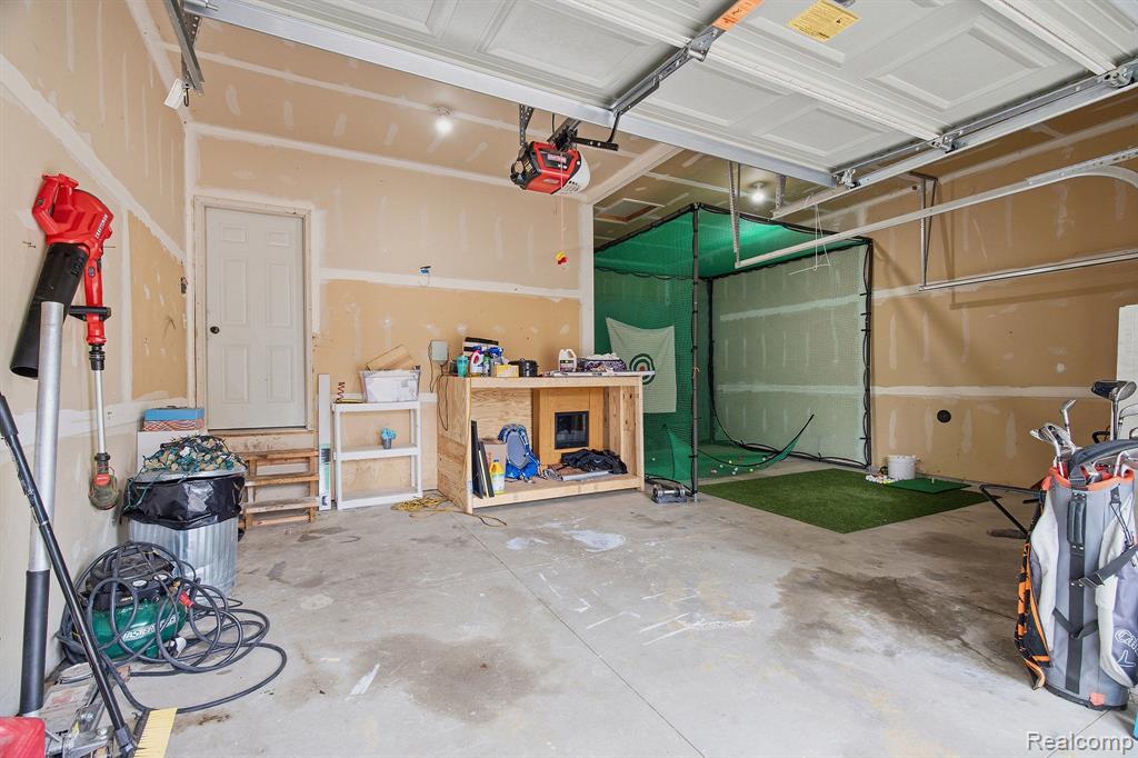 32627 Creekview Street Property Photo 8