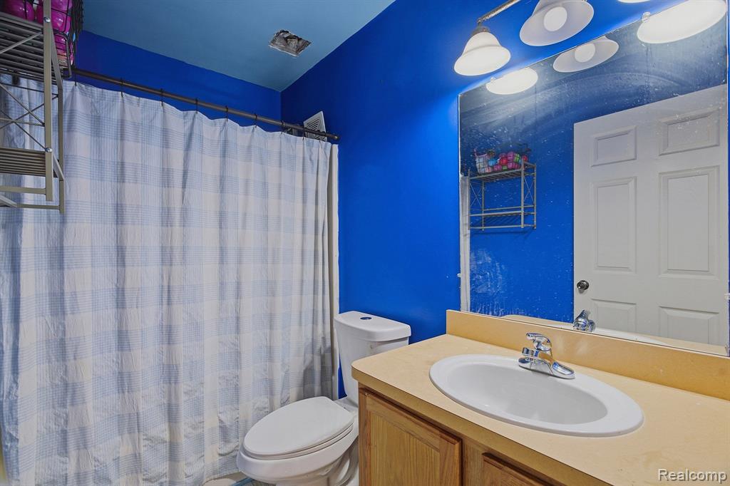 32627 Creekview Street Property Photo 27