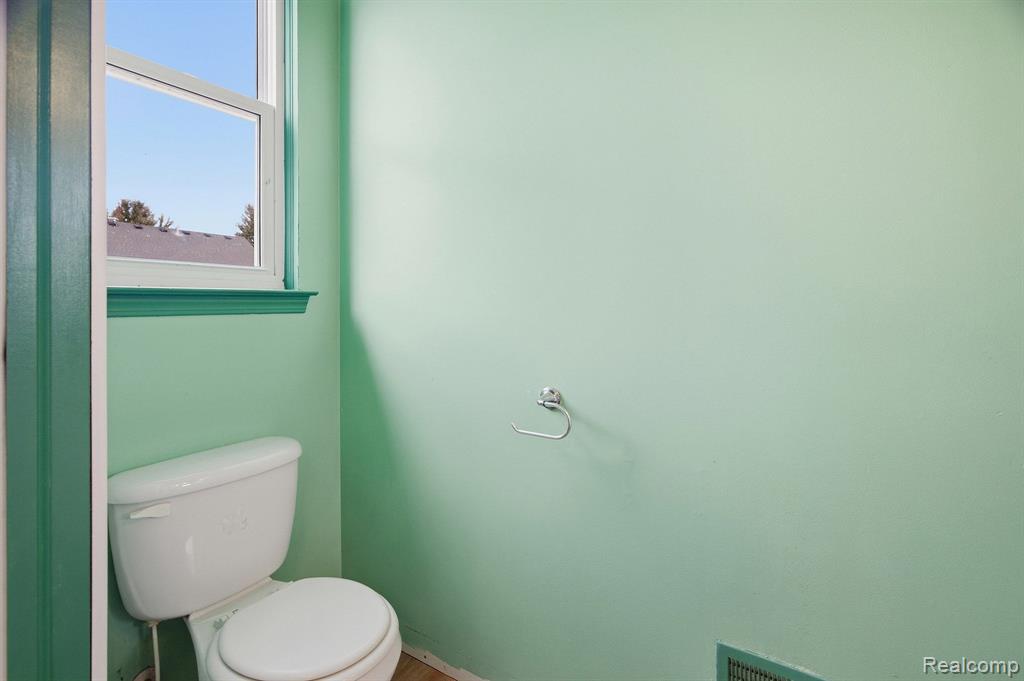 32627 Creekview Street Property Photo 29