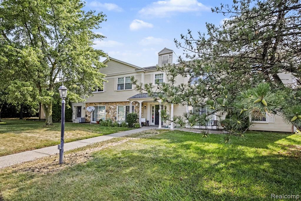 833 Bloomfield Village Boulevard Property Photo 1
