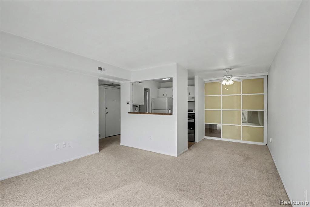 833 Bloomfield Village Boulevard Property Photo 3
