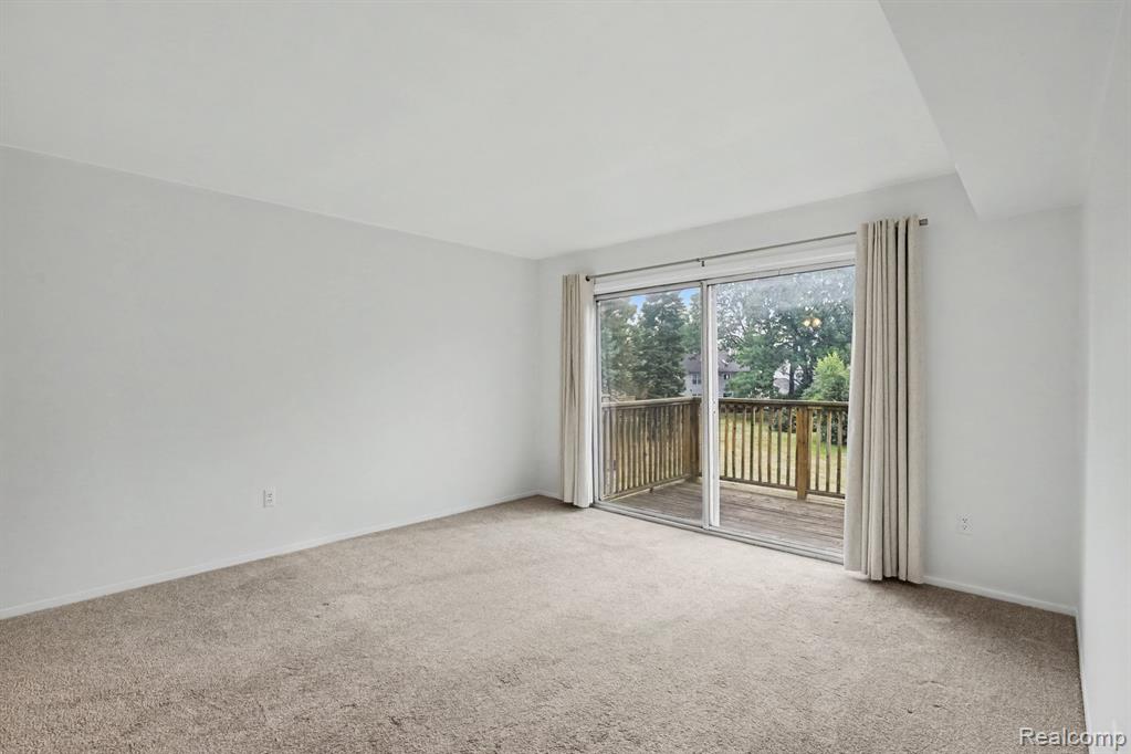 833 Bloomfield Village Boulevard Property Photo 5