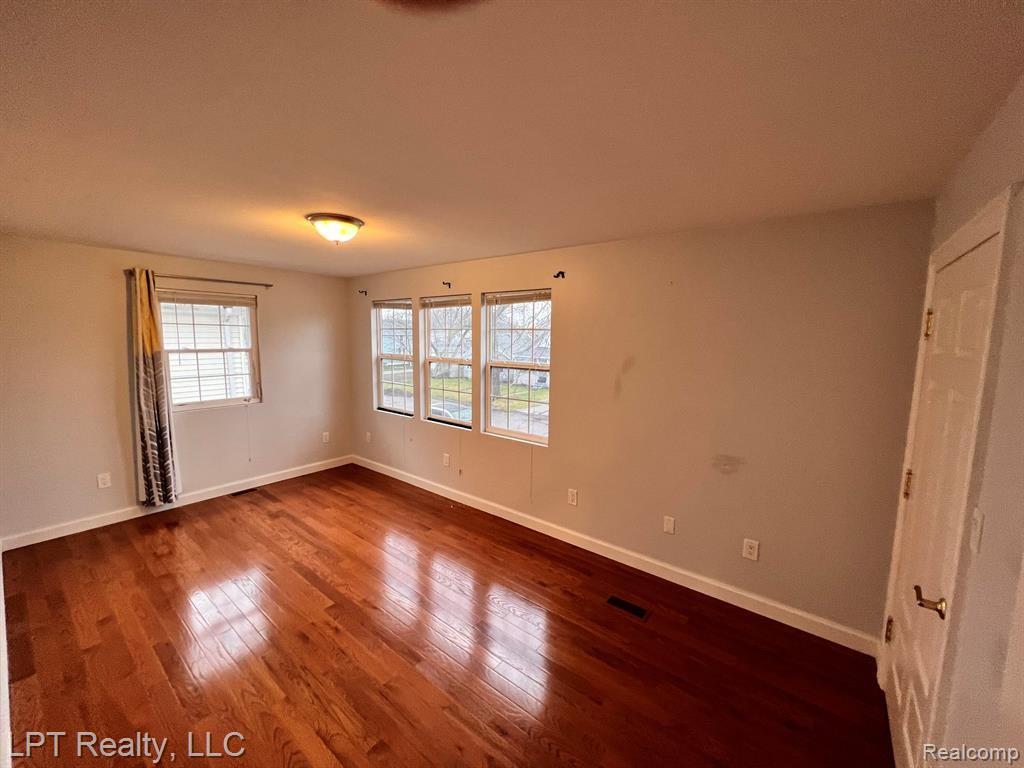 33 E Bernhard Unit #2 Property Photo 11