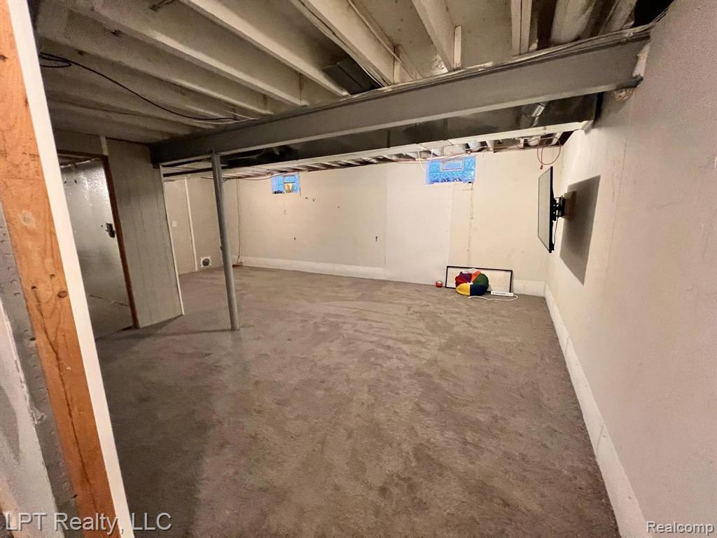 33 E Bernhard Unit #2 Property Photo 16