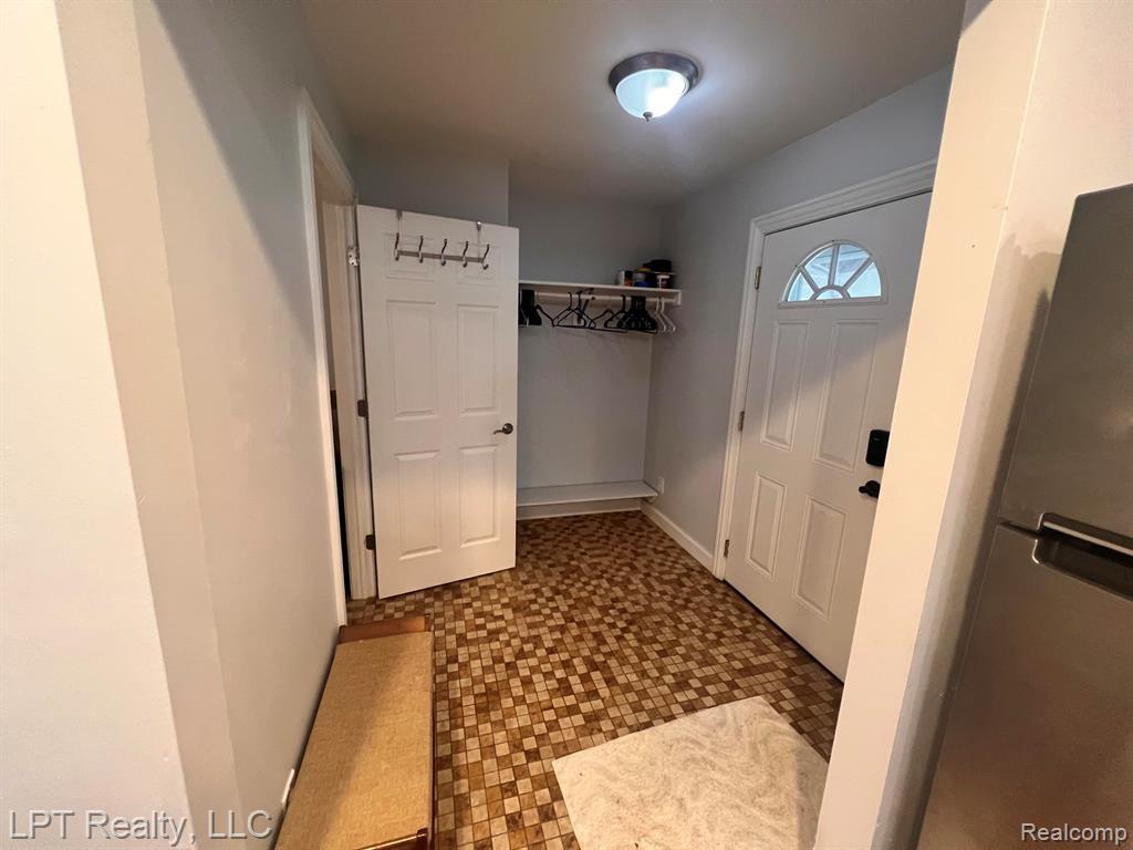 33 E Bernhard Unit #2 Property Photo 17