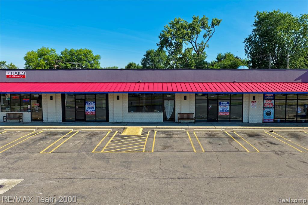 28416 5 Mile Road Property Photo 2