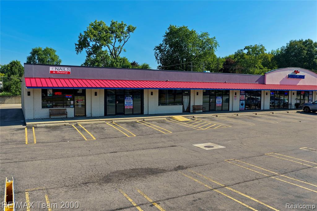 28416 5 Mile Road Property Photo 5