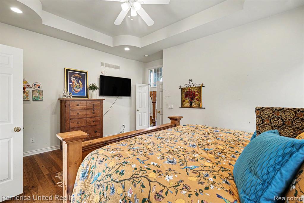 3099 Beach Lake Drive Property Photo 21