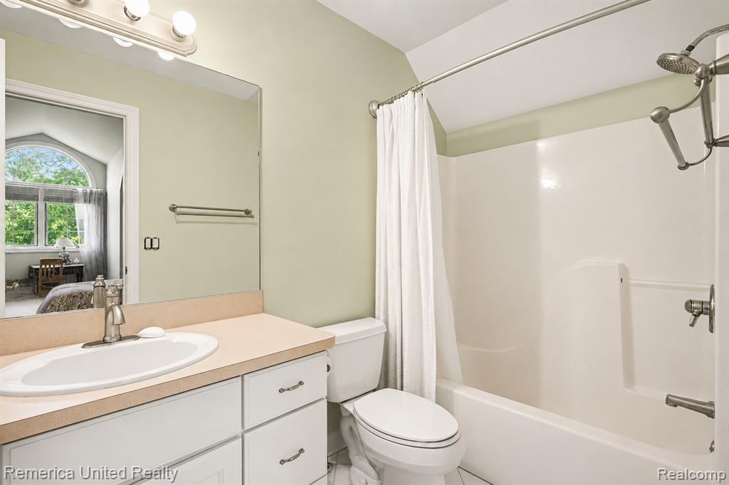 3099 Beach Lake Drive Property Photo 29