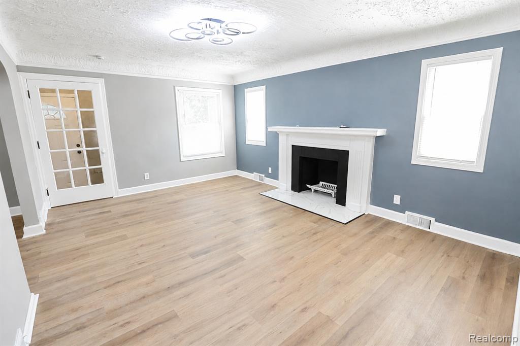 9817 Somerset Avenue Property Photo 5