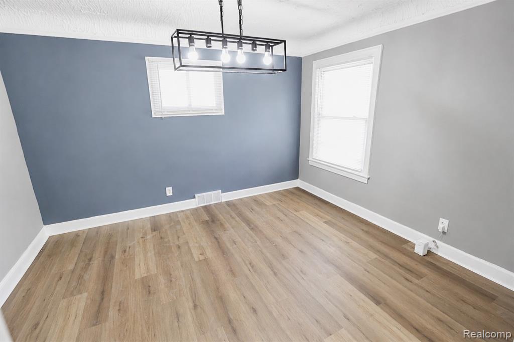 9817 Somerset Avenue Property Photo 6