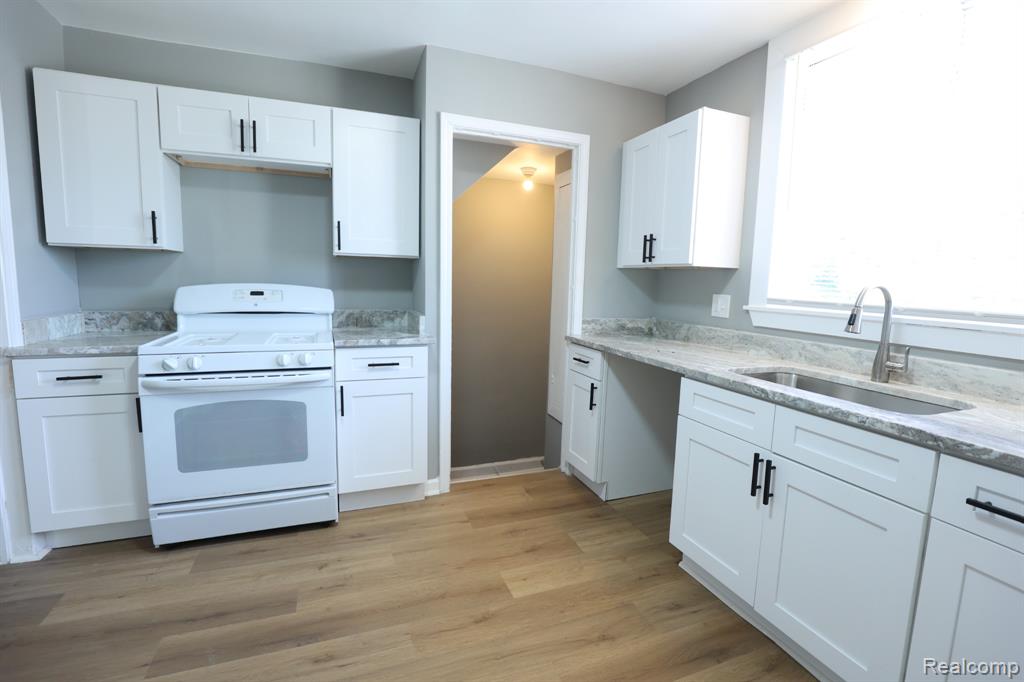 9817 Somerset Avenue Property Photo 9