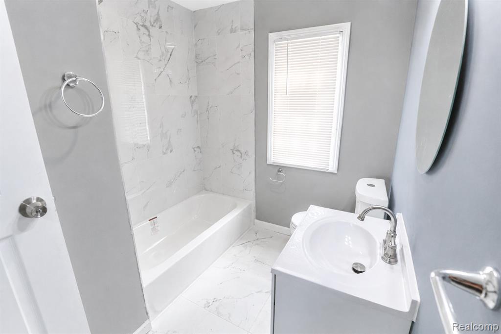 9817 Somerset Avenue Property Photo 12
