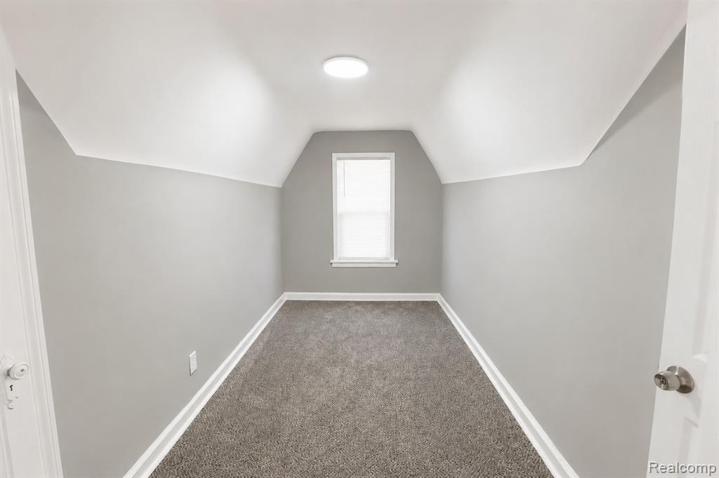 9817 Somerset Avenue Property Photo 24