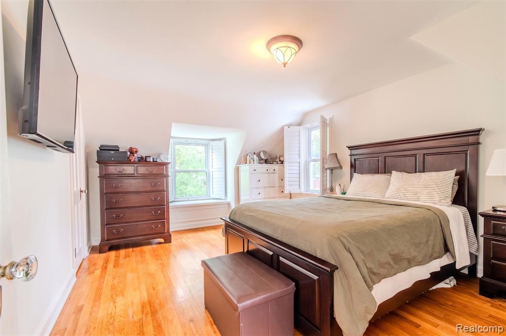 727 Forest Avenue Property Photo 6