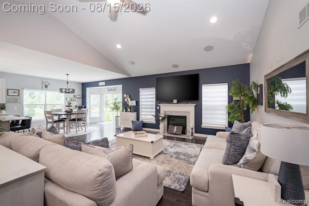59362 Deer Haven Drive Property Photo 3