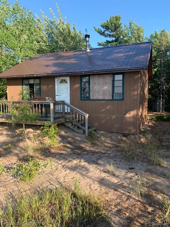 5375 Lakeshore Drive Property Photo 1