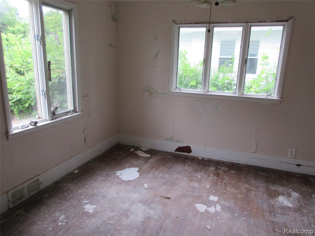 2217 Raskob Street Property Photo 3