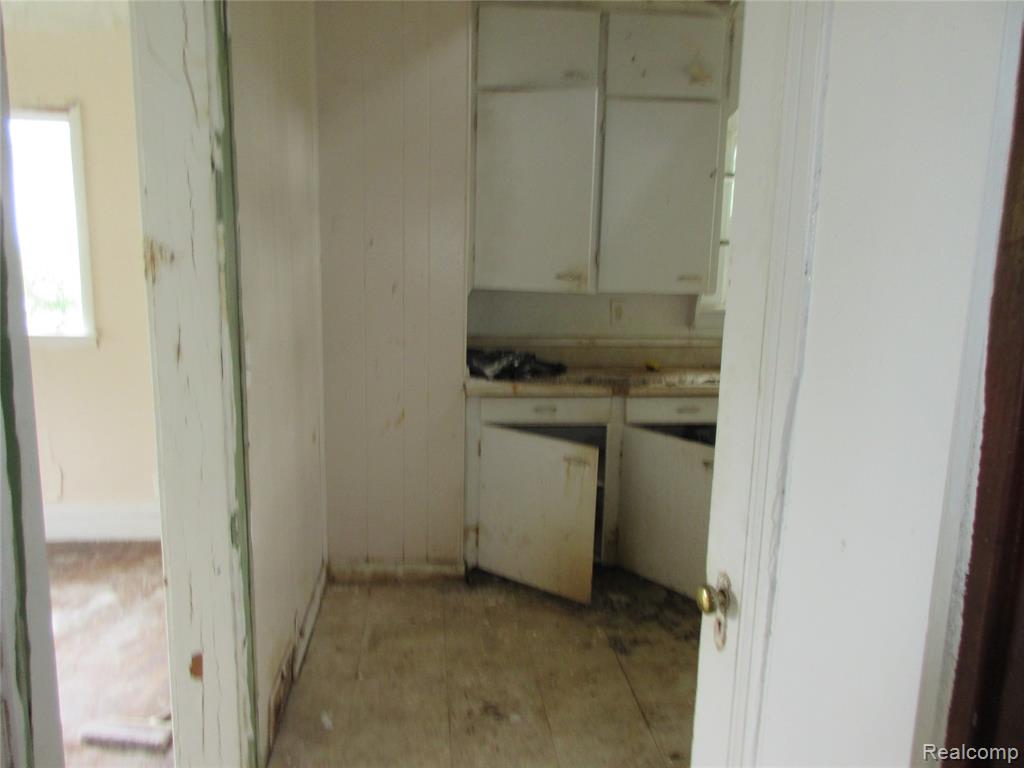 2217 Raskob Street Property Photo 5
