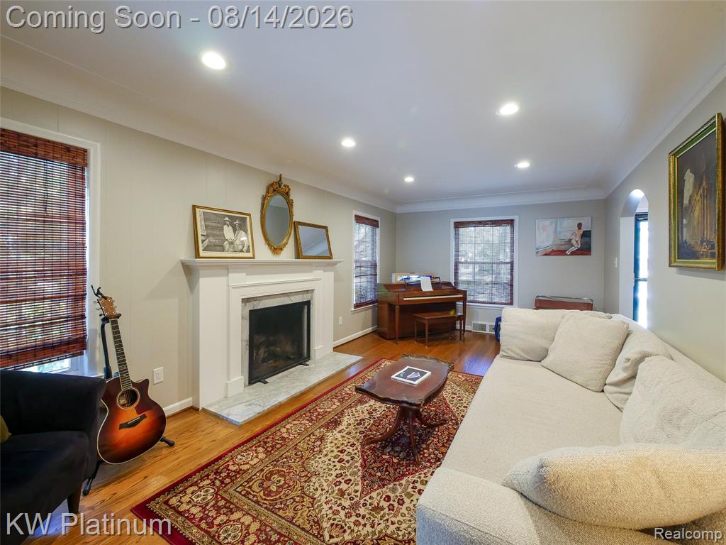 657 Hawthorne Road Property Photo 3