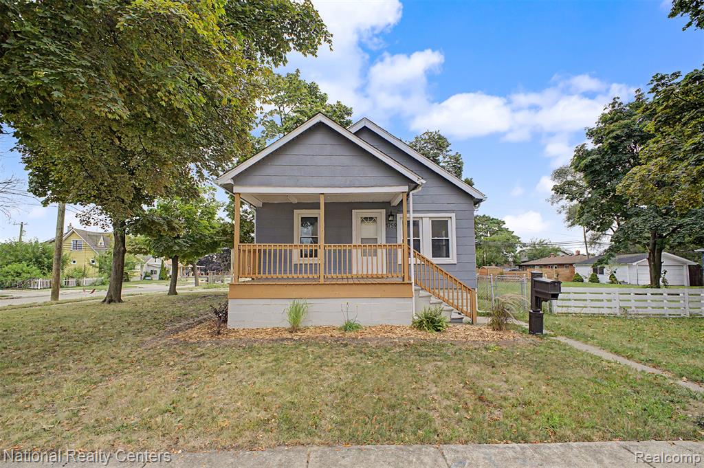 1759 Howard Street Property Photo 1