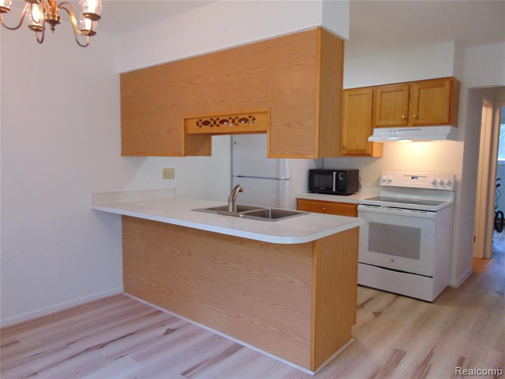 120 Weston Street Property Photo 4