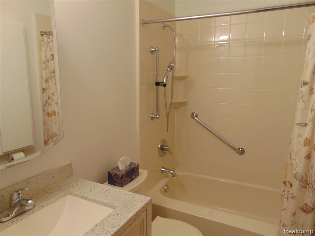 120 Weston Street Property Photo 6