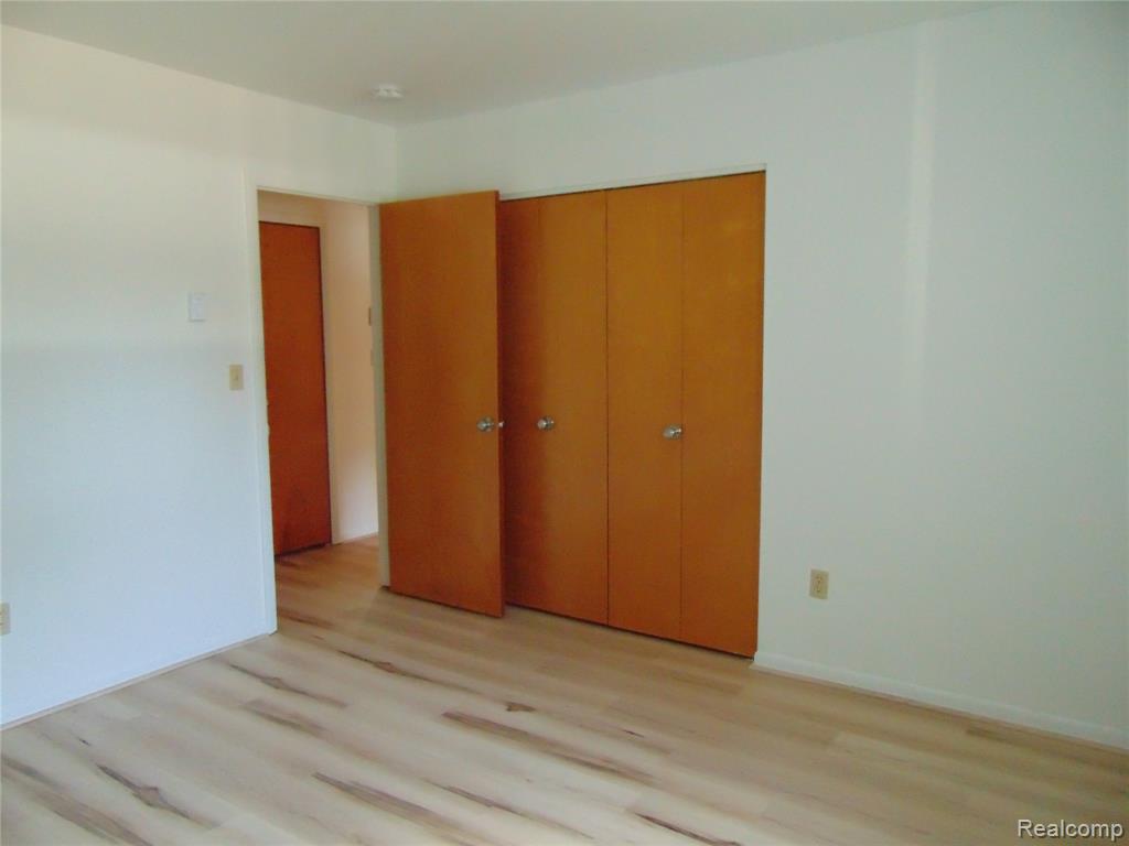 120 Weston Street Property Photo 8
