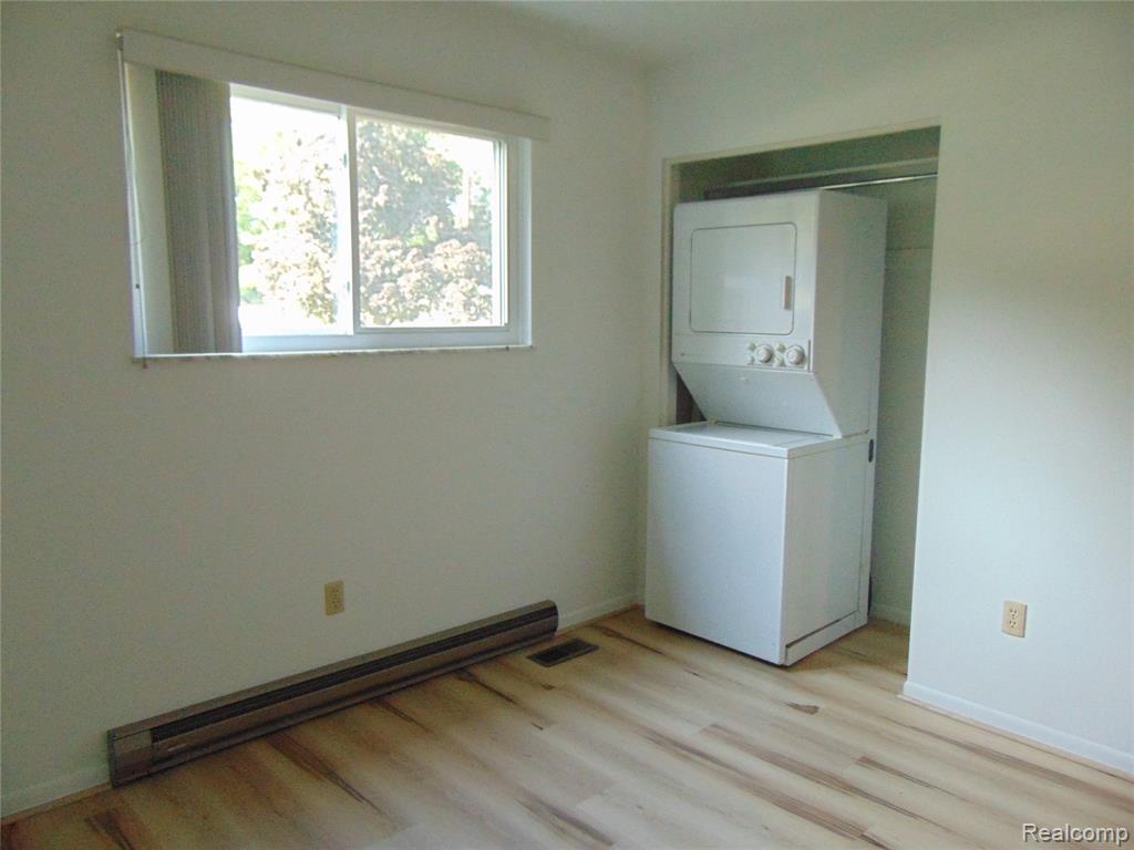 120 Weston Street Property Photo 9