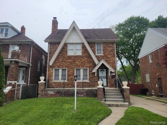 371 Piper Boulevard