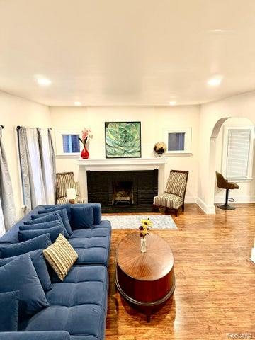 371 Piper Boulevard Property Photo 2
