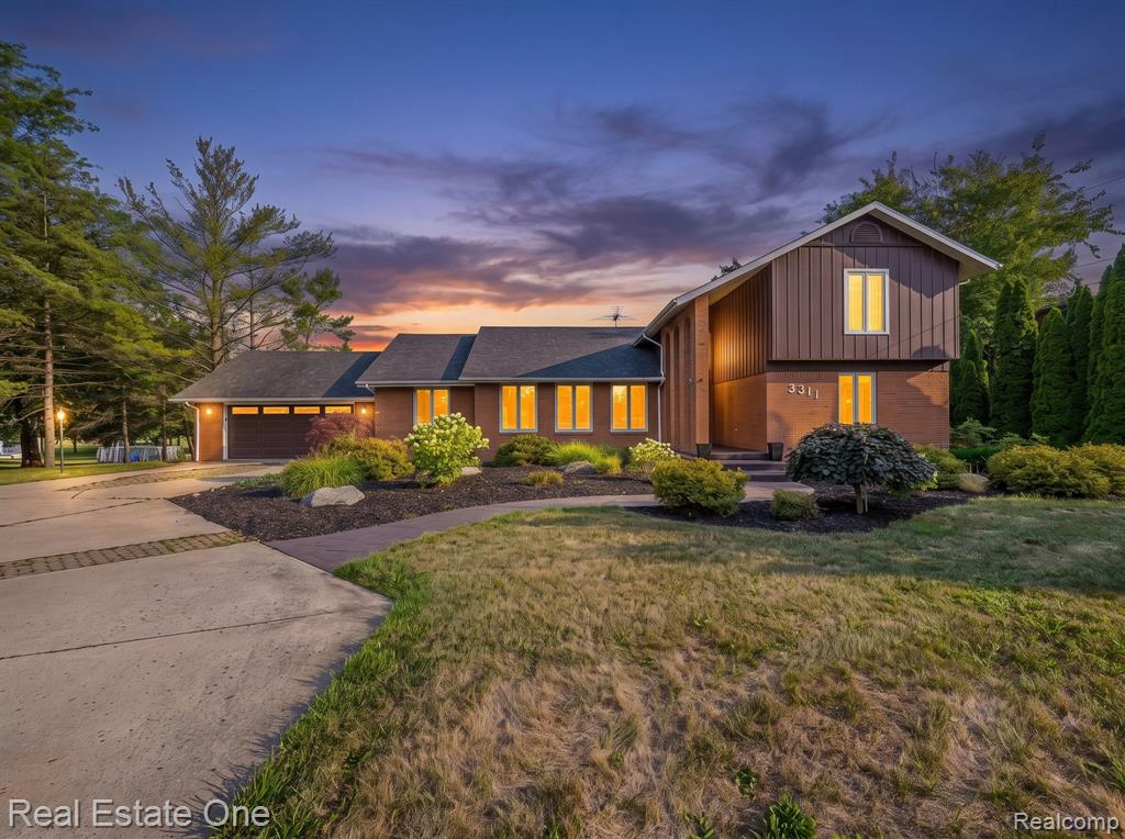 3311 N Custer Road Property Photo 1
