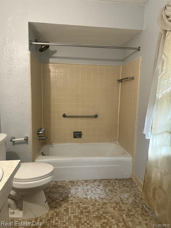 16760 Winthrop Street Property Photo 10