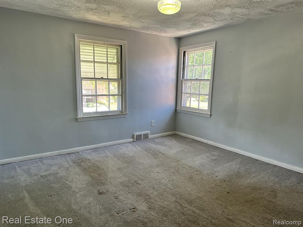 16760 Winthrop Street Property Photo 11