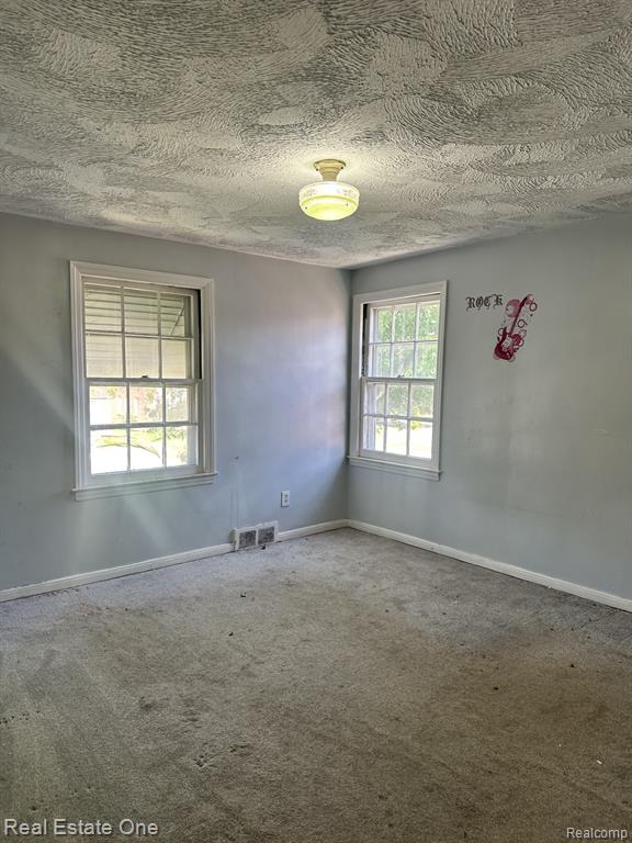 16760 Winthrop Street Property Photo 12