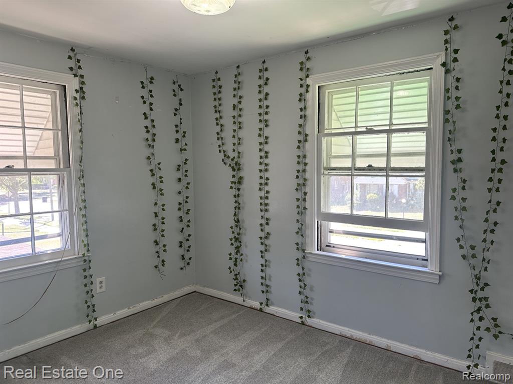 16760 Winthrop Street Property Photo 14