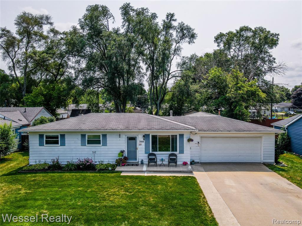 2444 Howe Street Property Photo 1