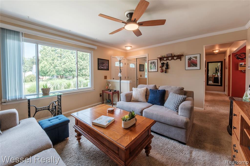 2444 Howe Street Property Photo 5