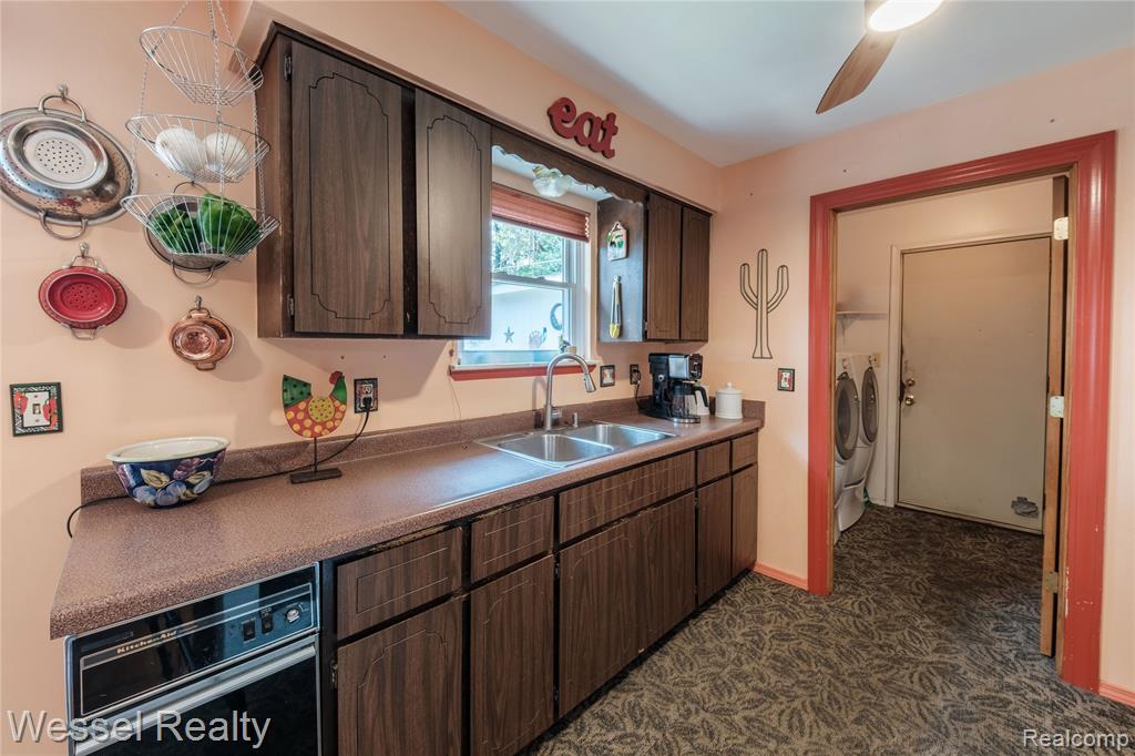 2444 Howe Street Property Photo 9