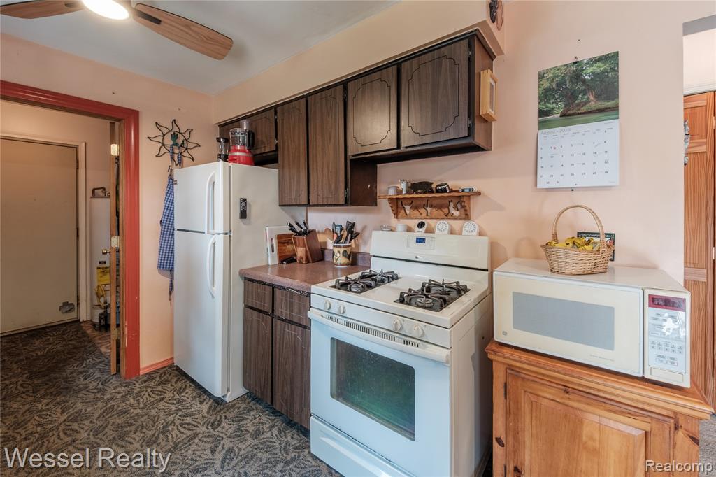 2444 Howe Street Property Photo 10