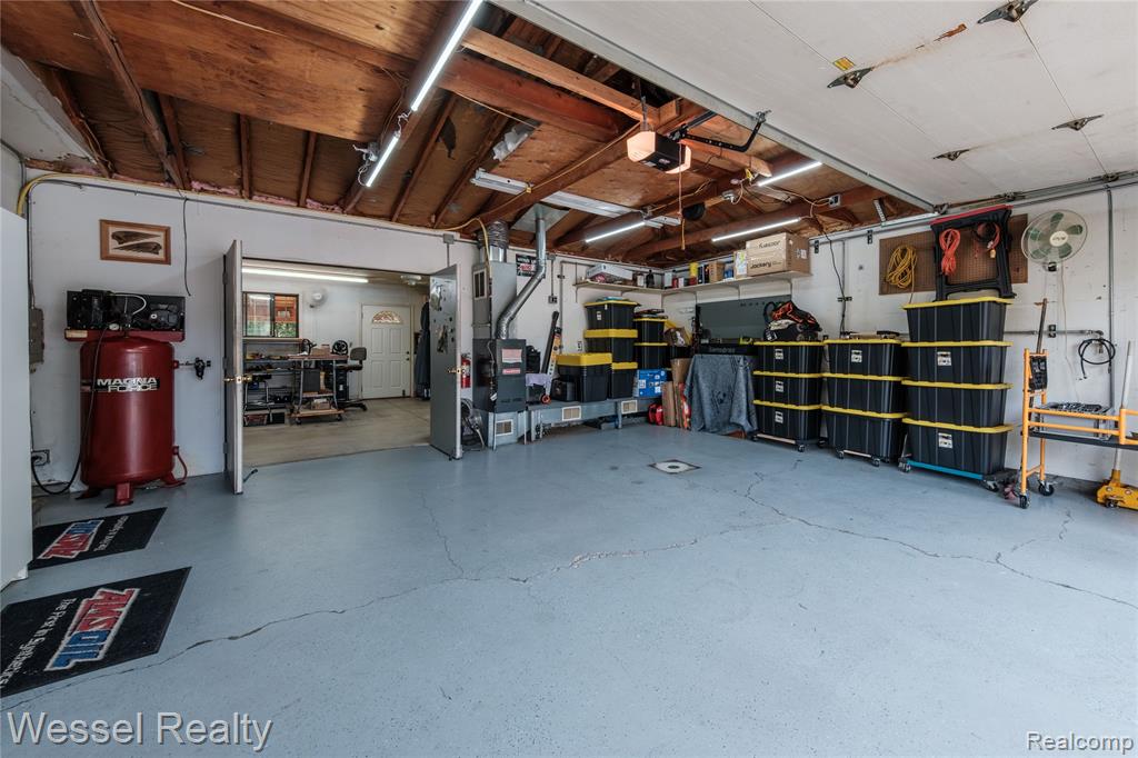 2444 Howe Street Property Photo 20