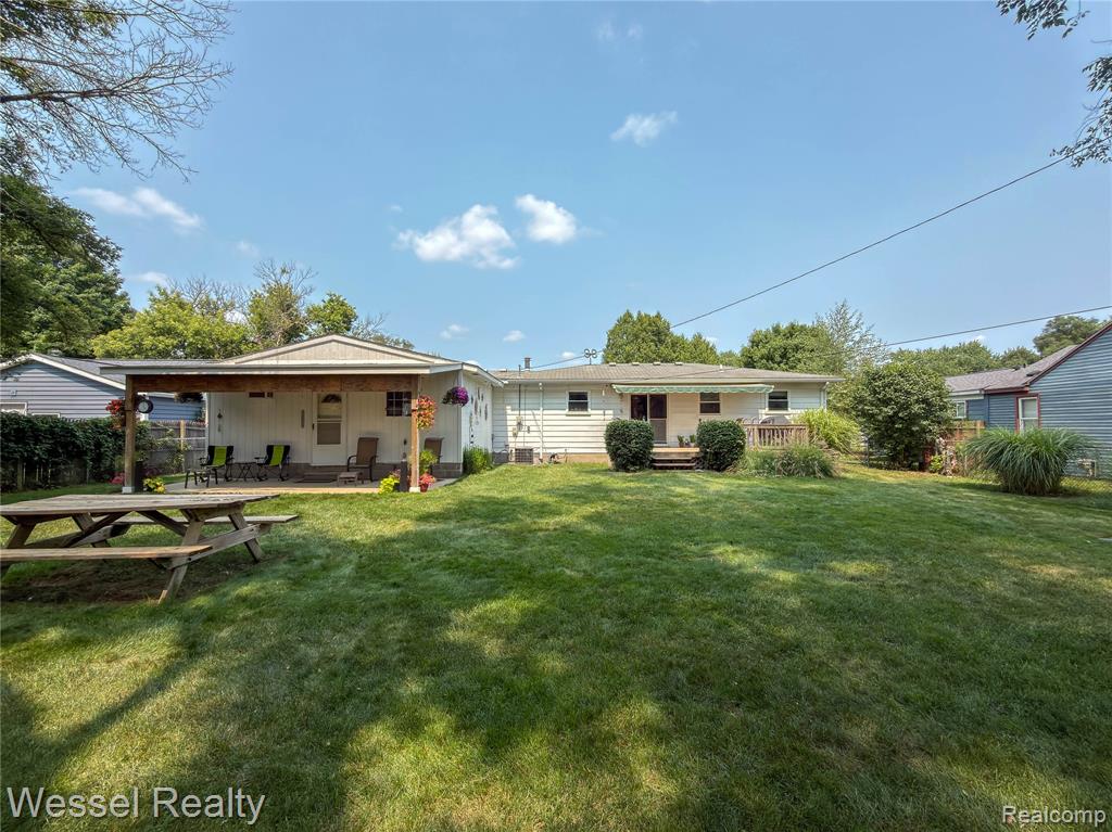 2444 Howe Street Property Photo 25