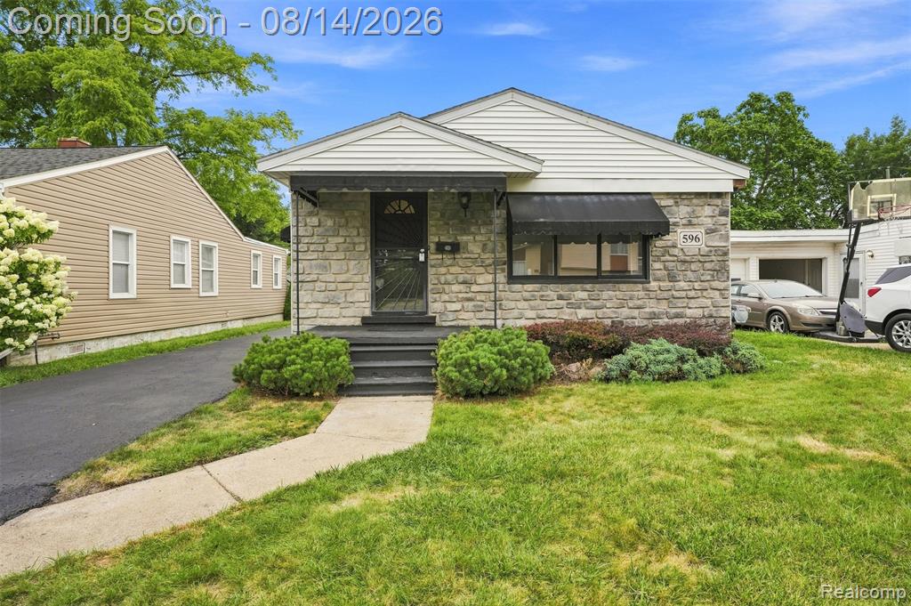 596 Nebraska Avenue Property Photo 1